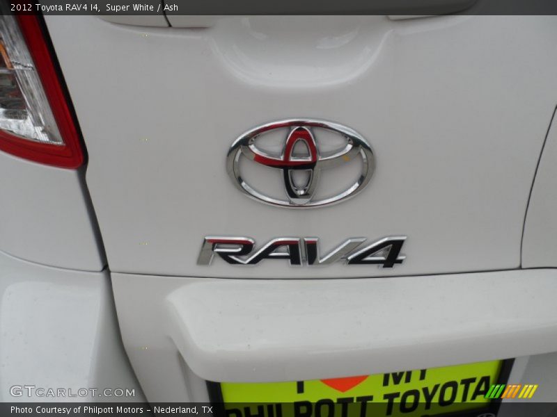 Super White / Ash 2012 Toyota RAV4 I4