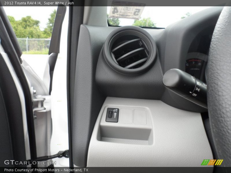 Super White / Ash 2012 Toyota RAV4 I4