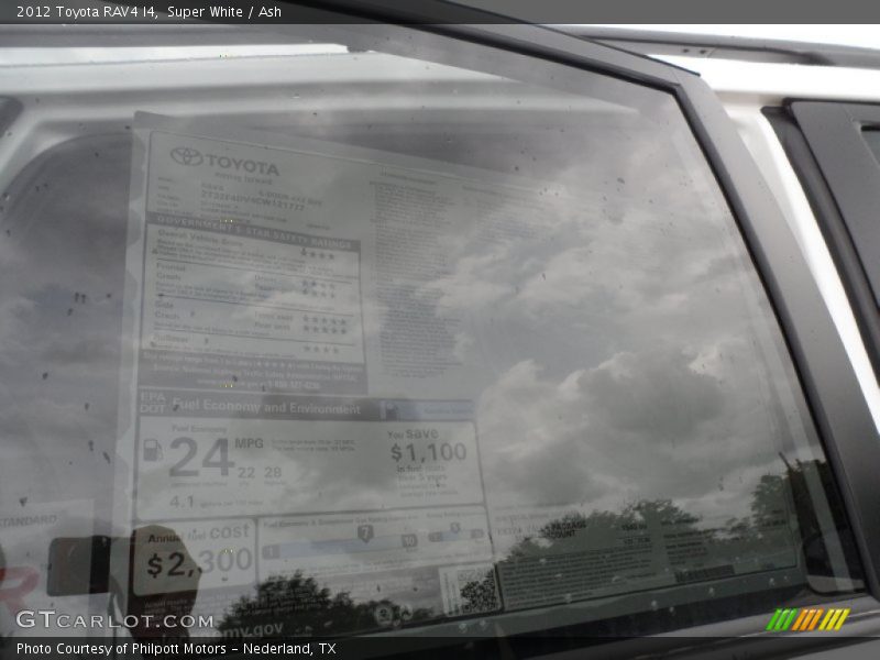Super White / Ash 2012 Toyota RAV4 I4