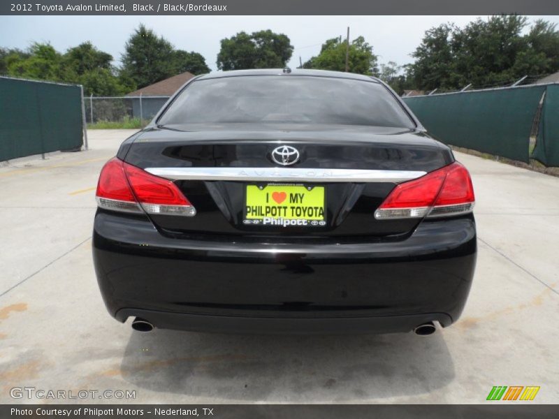 Black / Black/Bordeaux 2012 Toyota Avalon Limited