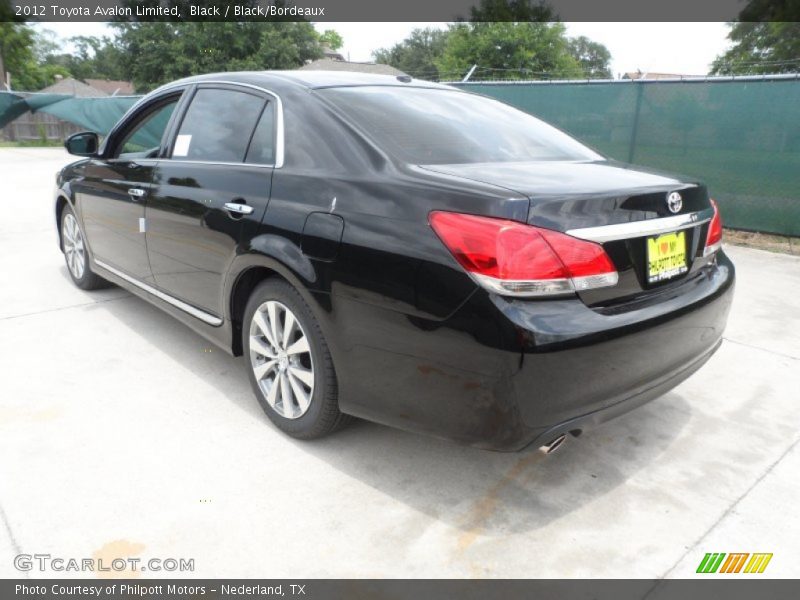 Black / Black/Bordeaux 2012 Toyota Avalon Limited