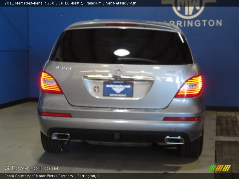 Paladium Silver Metallic / Ash 2011 Mercedes-Benz R 350 BlueTEC 4Matic