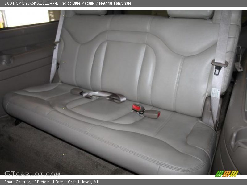 Indigo Blue Metallic / Neutral Tan/Shale 2001 GMC Yukon XL SLE 4x4
