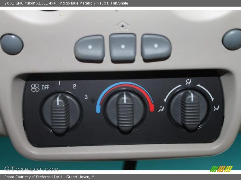 Indigo Blue Metallic / Neutral Tan/Shale 2001 GMC Yukon XL SLE 4x4