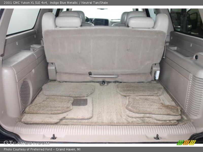  2001 Yukon XL SLE 4x4 Trunk