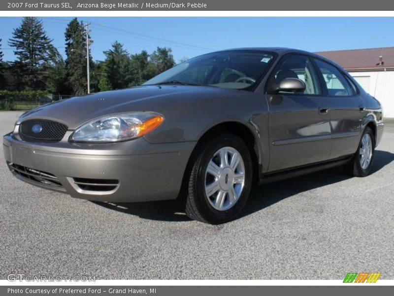 Front 3/4 View of 2007 Taurus SEL