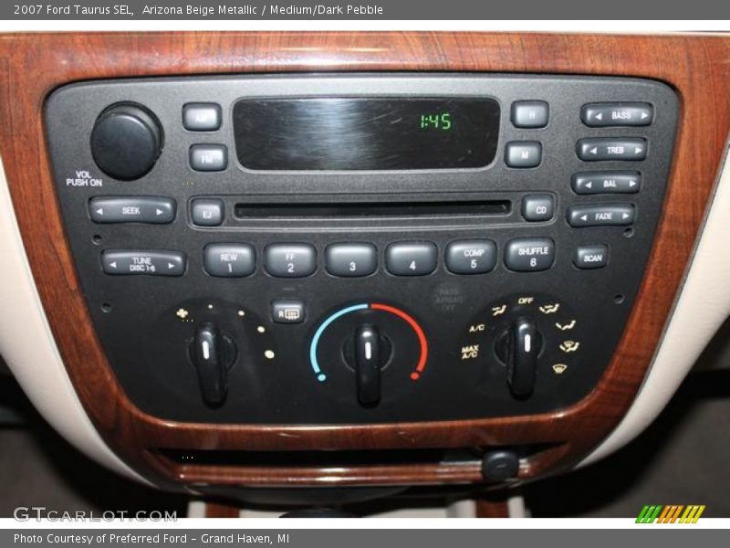 Controls of 2007 Taurus SEL