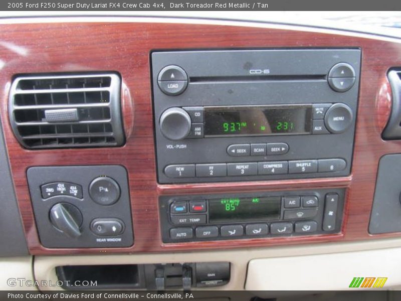 Controls of 2005 F250 Super Duty Lariat FX4 Crew Cab 4x4