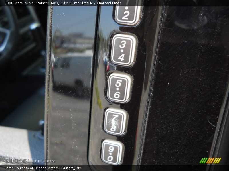 Silver Birch Metallic / Charcoal Black 2008 Mercury Mountaineer AWD