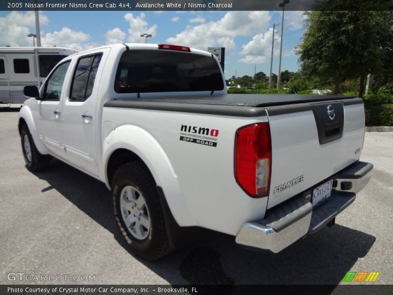 Avalanche White / Nismo Charcoal 2005 Nissan Frontier Nismo Crew Cab 4x4