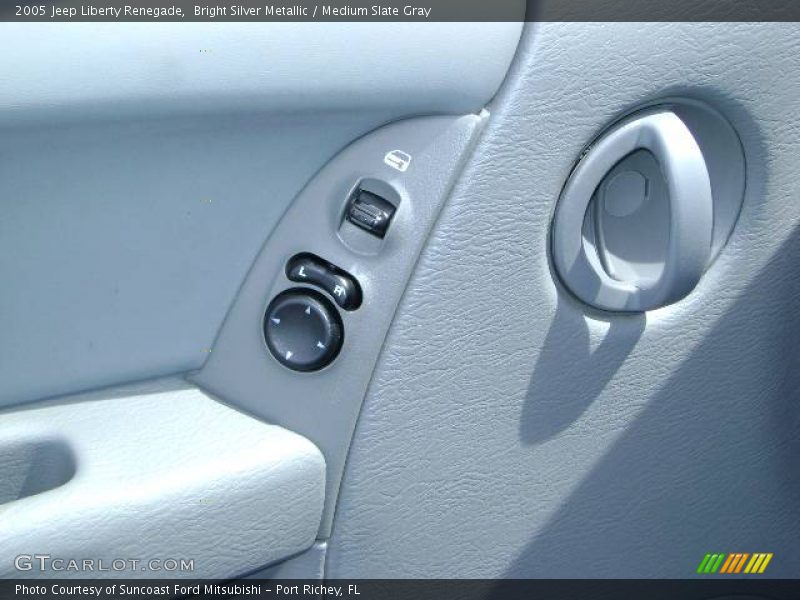 Bright Silver Metallic / Medium Slate Gray 2005 Jeep Liberty Renegade