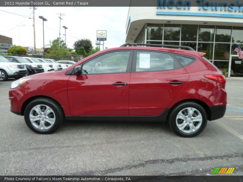 Garnet Red / Taupe 2011 Hyundai Tucson GL