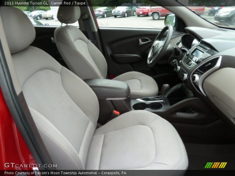 Garnet Red / Taupe 2011 Hyundai Tucson GL