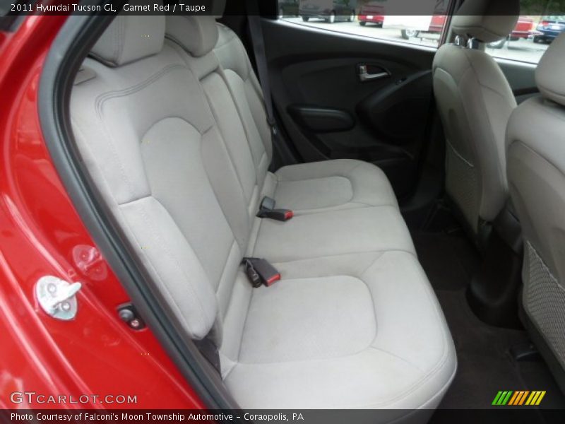 Garnet Red / Taupe 2011 Hyundai Tucson GL