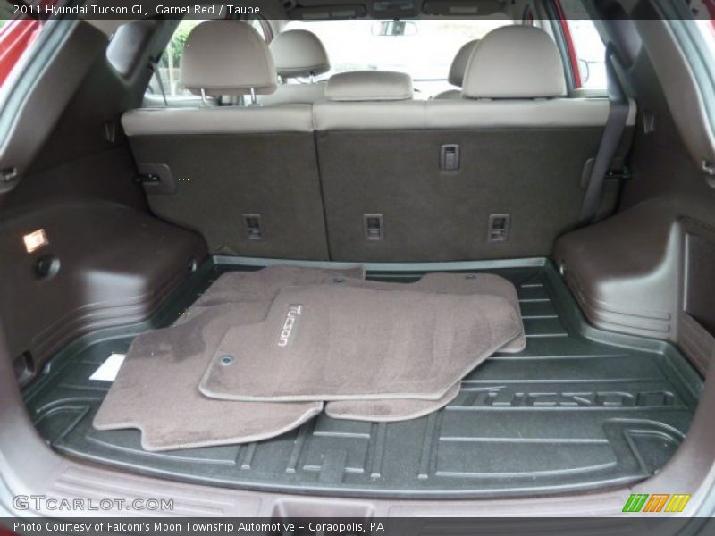 Garnet Red / Taupe 2011 Hyundai Tucson GL