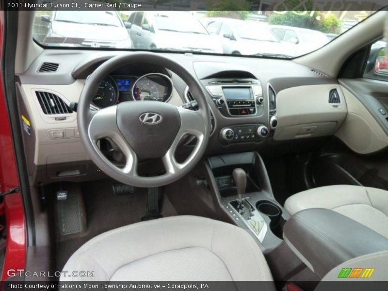 Garnet Red / Taupe 2011 Hyundai Tucson GL