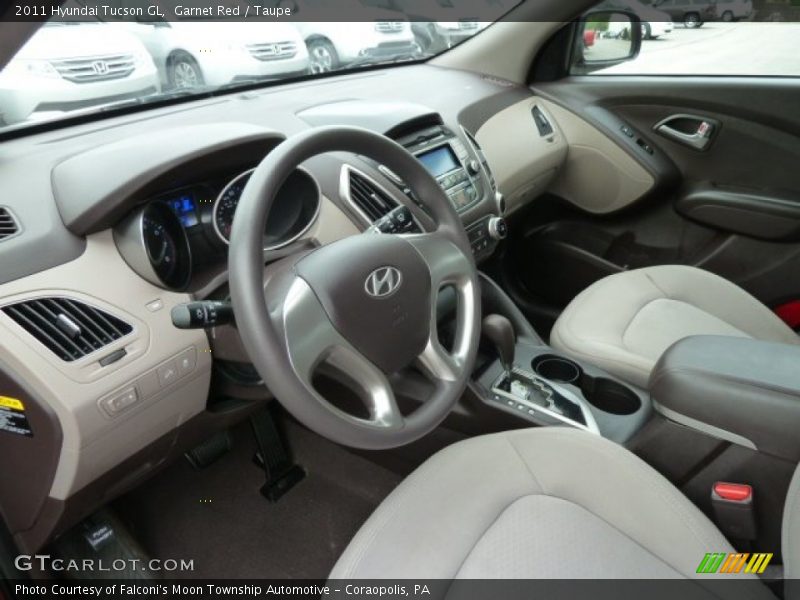 Garnet Red / Taupe 2011 Hyundai Tucson GL