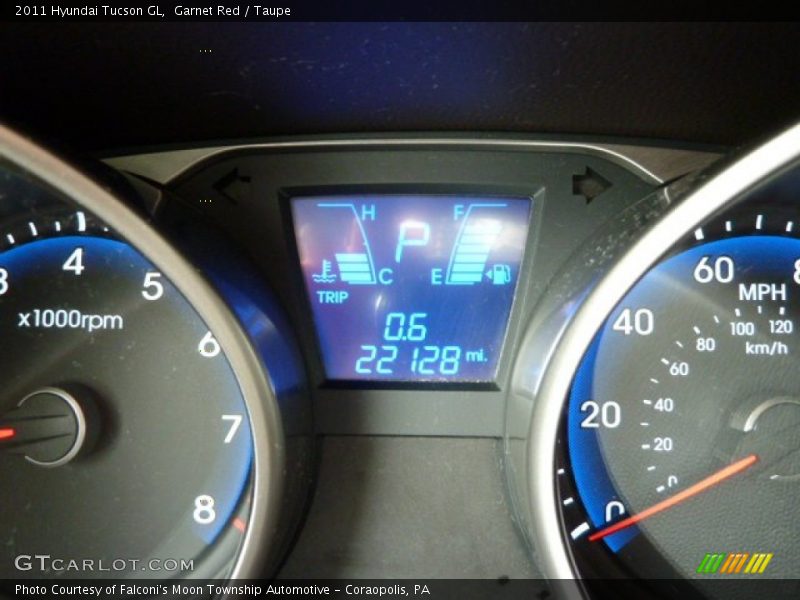 Garnet Red / Taupe 2011 Hyundai Tucson GL