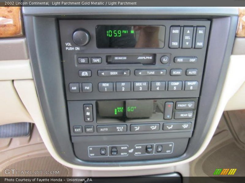 Light Parchment Gold Metallic / Light Parchment 2002 Lincoln Continental