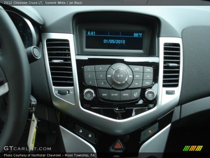 Summit White / Jet Black 2012 Chevrolet Cruze LT