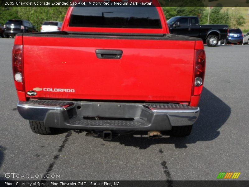Victory Red / Medium Dark Pewter 2005 Chevrolet Colorado Extended Cab 4x4