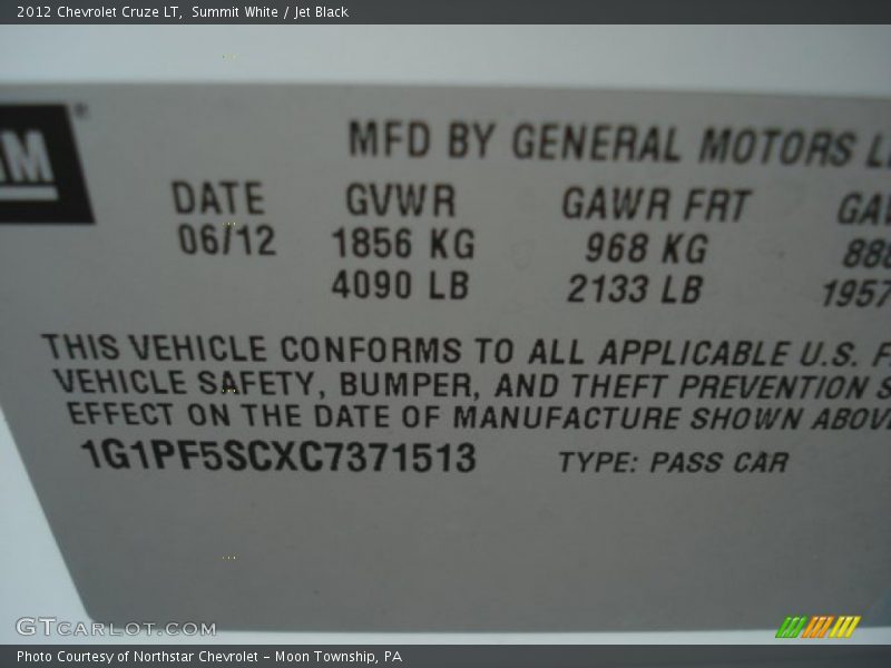Summit White / Jet Black 2012 Chevrolet Cruze LT