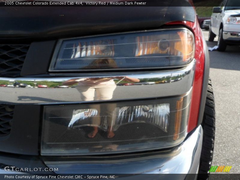 Victory Red / Medium Dark Pewter 2005 Chevrolet Colorado Extended Cab 4x4