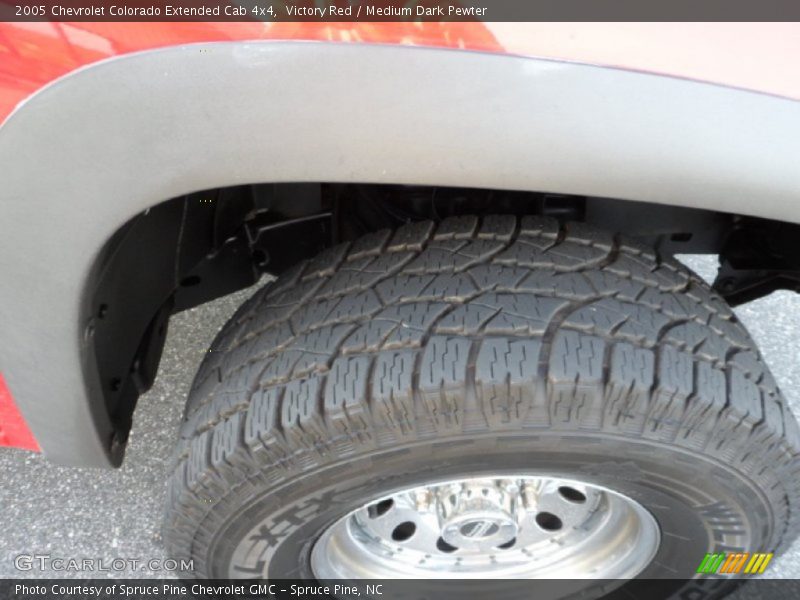 Victory Red / Medium Dark Pewter 2005 Chevrolet Colorado Extended Cab 4x4