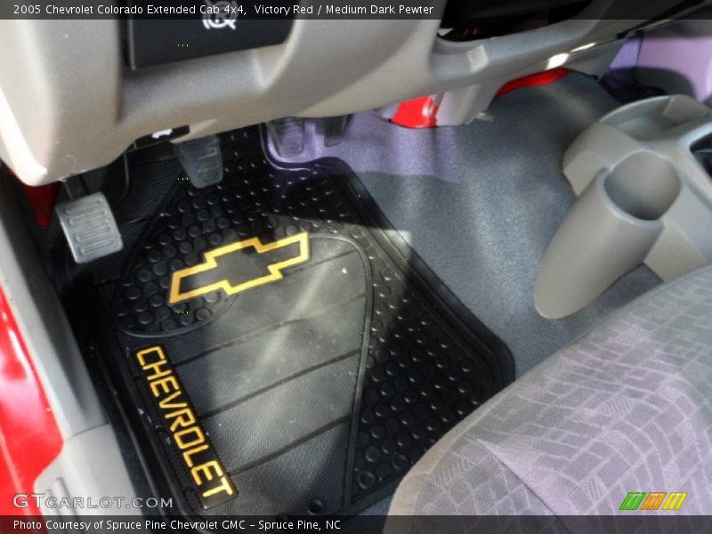 Victory Red / Medium Dark Pewter 2005 Chevrolet Colorado Extended Cab 4x4