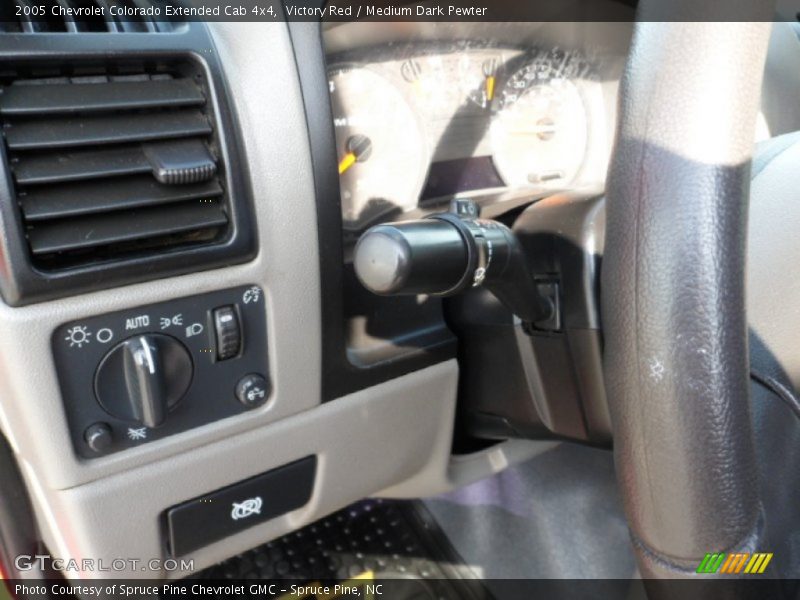 Victory Red / Medium Dark Pewter 2005 Chevrolet Colorado Extended Cab 4x4