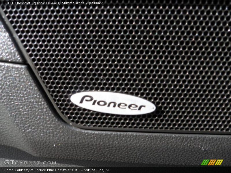 Summit White / Jet Black 2011 Chevrolet Equinox LT AWD