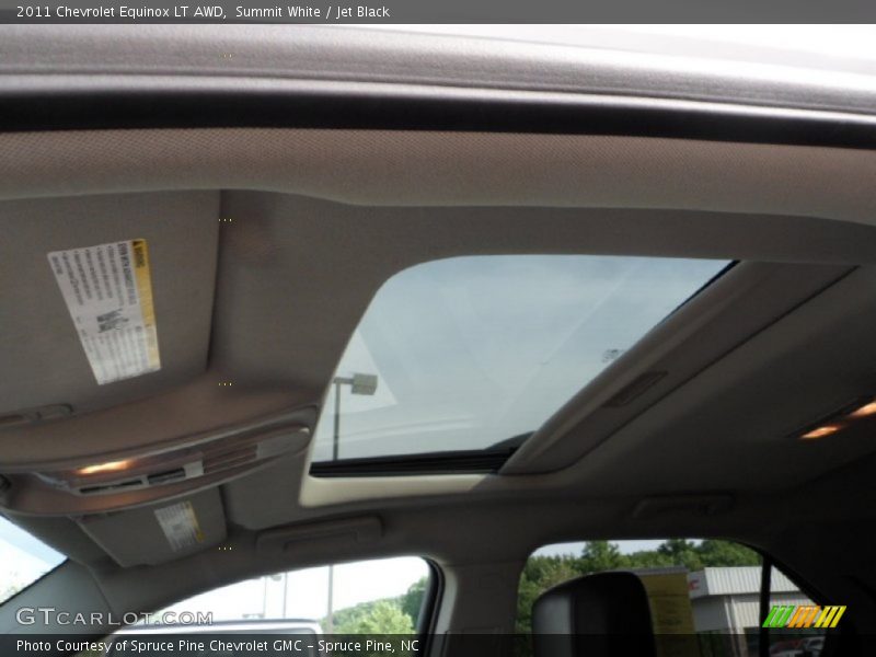 Summit White / Jet Black 2011 Chevrolet Equinox LT AWD