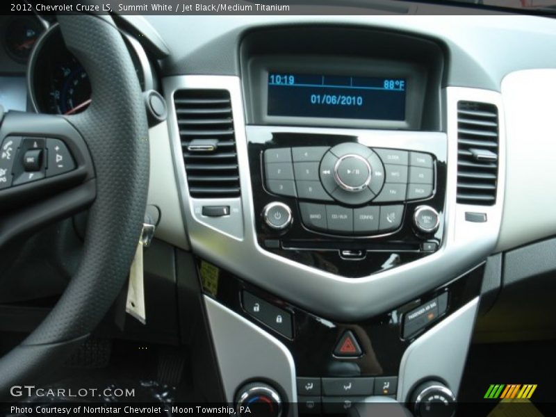 Summit White / Jet Black/Medium Titanium 2012 Chevrolet Cruze LS
