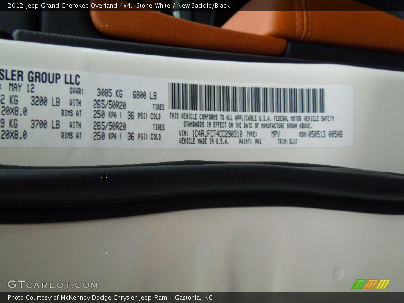 Stone White / New Saddle/Black 2012 Jeep Grand Cherokee Overland 4x4