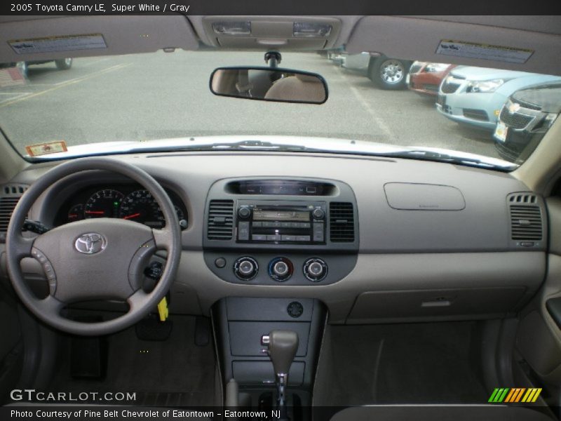 Super White / Gray 2005 Toyota Camry LE