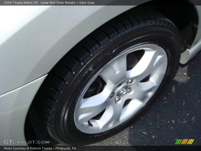 Lunar Mist Silver Metallic / Dark Gray 2004 Toyota Matrix XR
