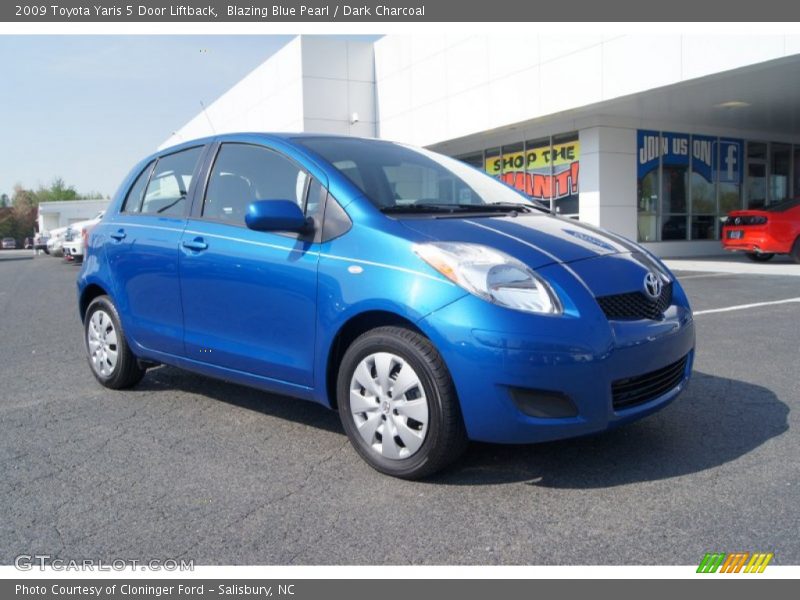 Blazing Blue Pearl / Dark Charcoal 2009 Toyota Yaris 5 Door Liftback