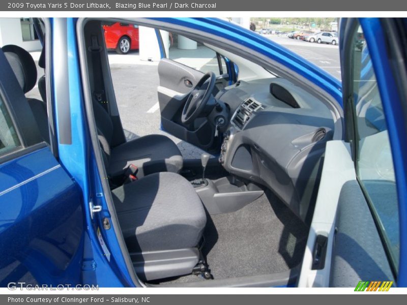 Blazing Blue Pearl / Dark Charcoal 2009 Toyota Yaris 5 Door Liftback