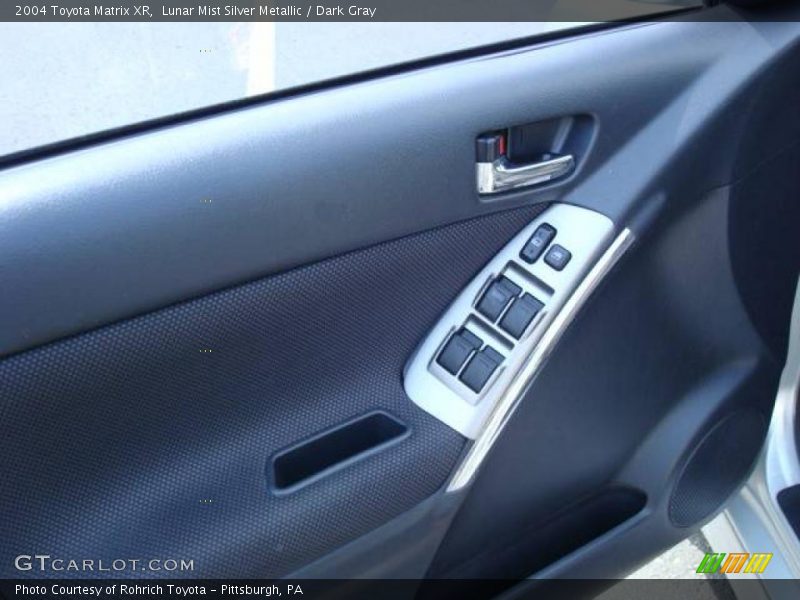 Lunar Mist Silver Metallic / Dark Gray 2004 Toyota Matrix XR
