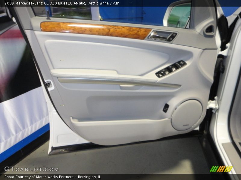 Arctic White / Ash 2009 Mercedes-Benz GL 320 BlueTEC 4Matic