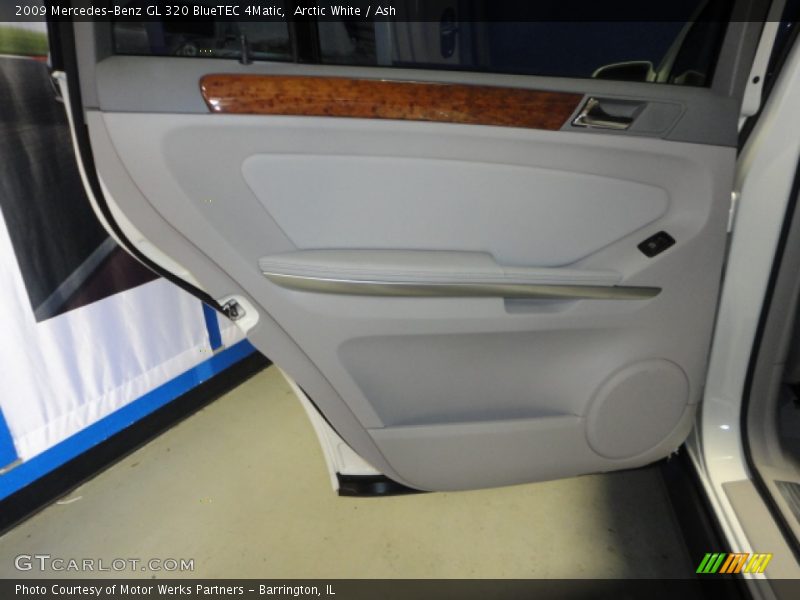 Arctic White / Ash 2009 Mercedes-Benz GL 320 BlueTEC 4Matic