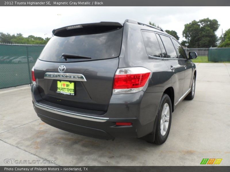 Magnetic Gray Metallic / Black 2012 Toyota Highlander SE