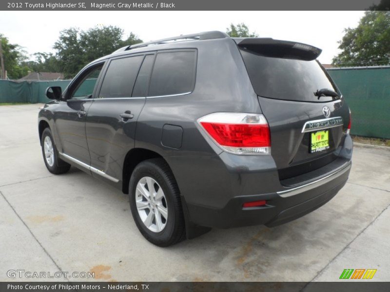 Magnetic Gray Metallic / Black 2012 Toyota Highlander SE