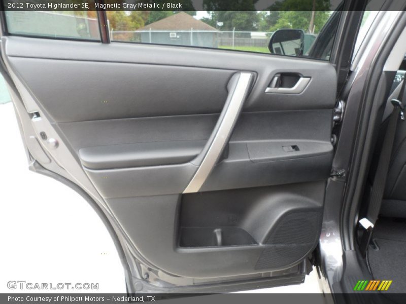 Magnetic Gray Metallic / Black 2012 Toyota Highlander SE