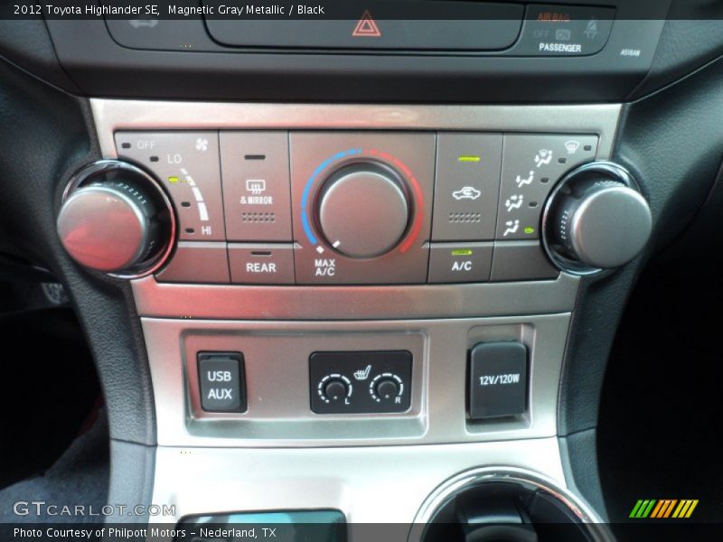 Magnetic Gray Metallic / Black 2012 Toyota Highlander SE