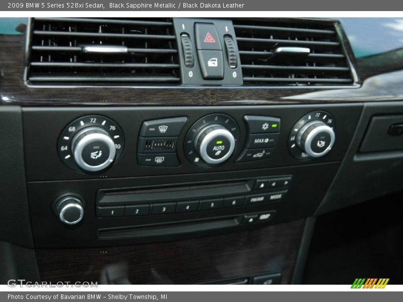 Black Sapphire Metallic / Black Dakota Leather 2009 BMW 5 Series 528xi Sedan