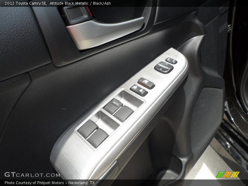 Controls of 2012 Camry SE
