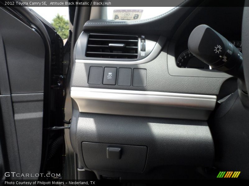 Attitude Black Metallic / Black/Ash 2012 Toyota Camry SE