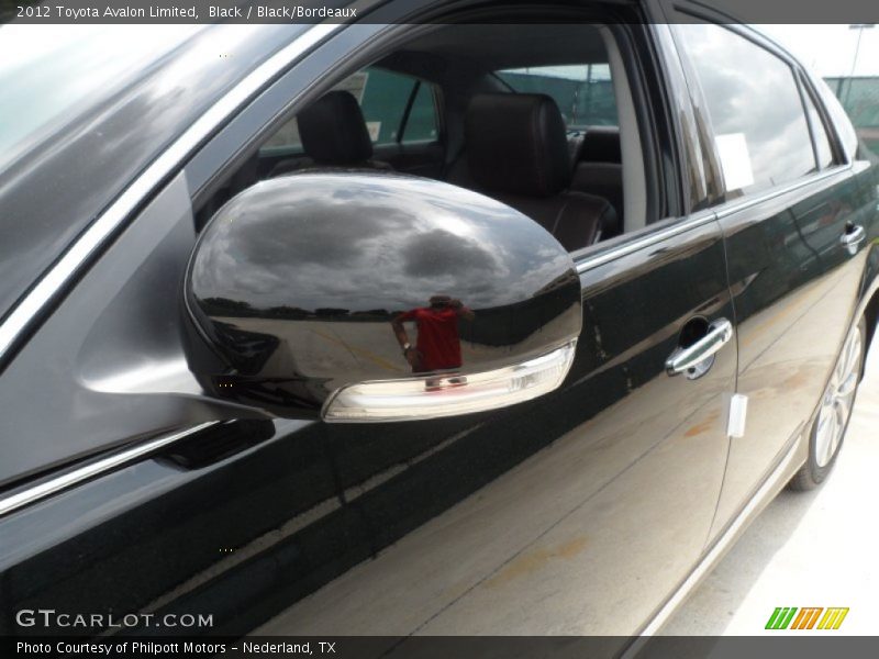 Black / Black/Bordeaux 2012 Toyota Avalon Limited