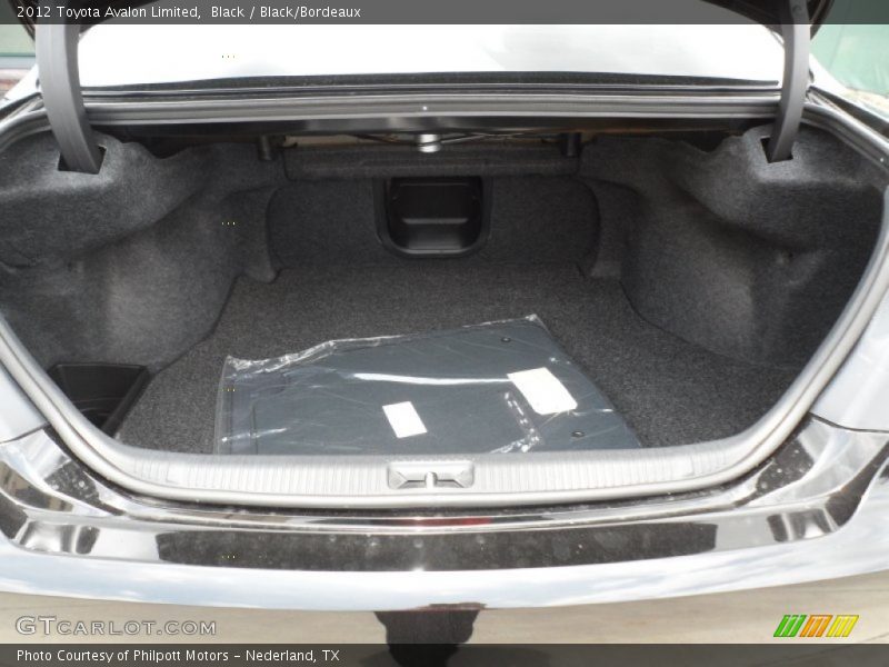 Black / Black/Bordeaux 2012 Toyota Avalon Limited